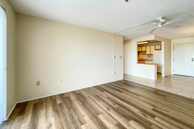Building Photo - 111 deKoven Drive