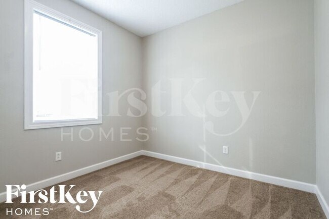 Building Photo - 9778 Rhodes Ln