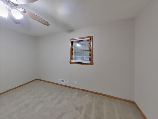 Building Photo - 6928 45th Pl N