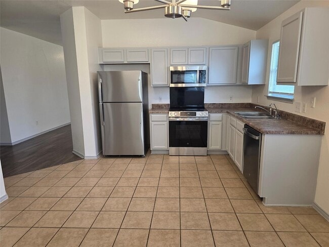 Building Photo - 319 Riverwalk Dr