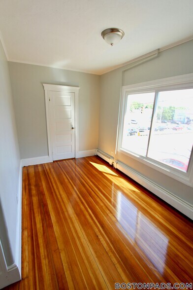 Building Photo - 508 Revere St