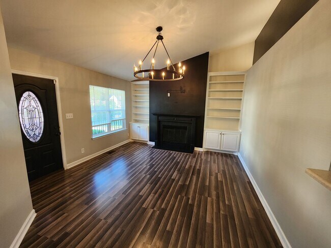 Building Photo - 4028 Challis Dr
