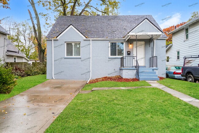 Building Photo - 1357 E Weber Rd