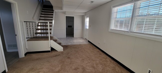 Building Photo - 404 Chapman Ct
