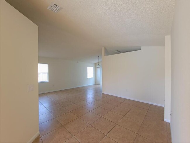 Building Photo - 517 Ariana St