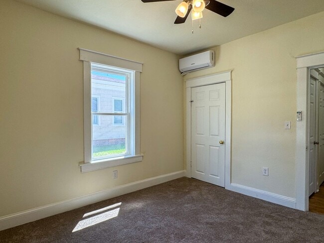 Building Photo - 1014 Hamilton Ave