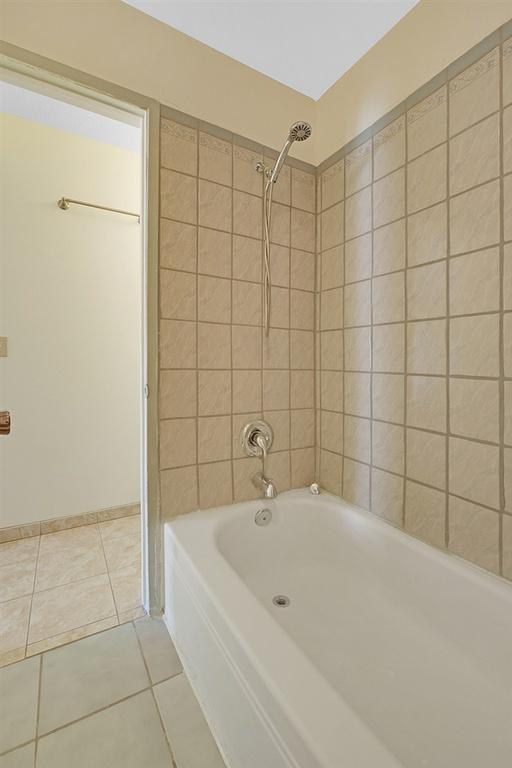 Building Photo - 1285 Boa Vista Dr