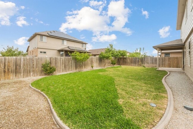 Building Photo - 301 Serpentine Ln