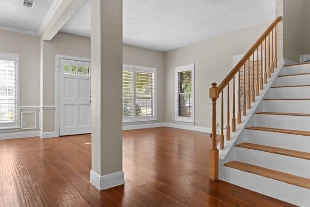 Building Photo - 9435 Blue Jay Way