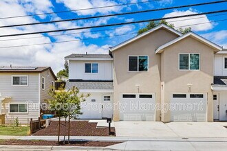 Building Photo - 6256 E Lake Dr