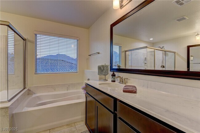 Building Photo - 426 Port Reggio St