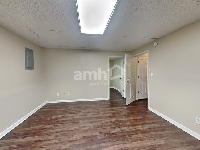 Building Photo - 2708 Horseshoe Creek Drive