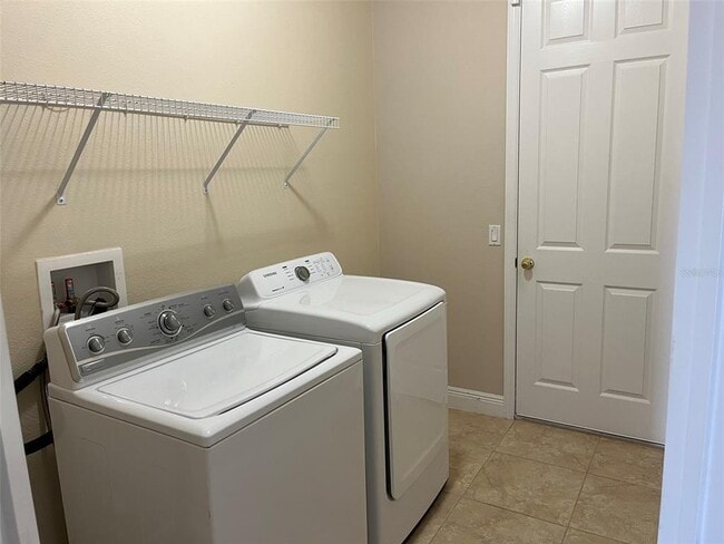 Building Photo - 3817 Golden Feather Way