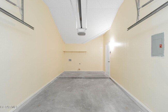 Building Photo - 11601 Soberana Ln