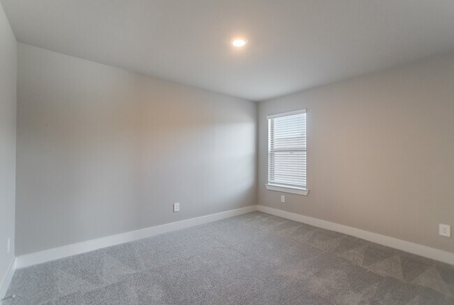 Building Photo - 10569 Preserve Wy