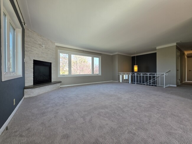 Building Photo - 3835 Lost Valley Rd SE