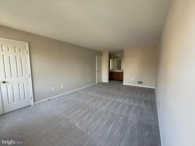 Building Photo - 8659 Bannerwood Dr