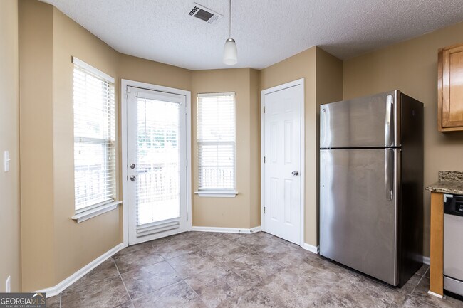 Building Photo - 2061 Registry Dr