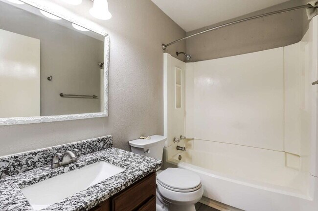 Building Photo - Spacious 2-Story Home – Move-In Ready!