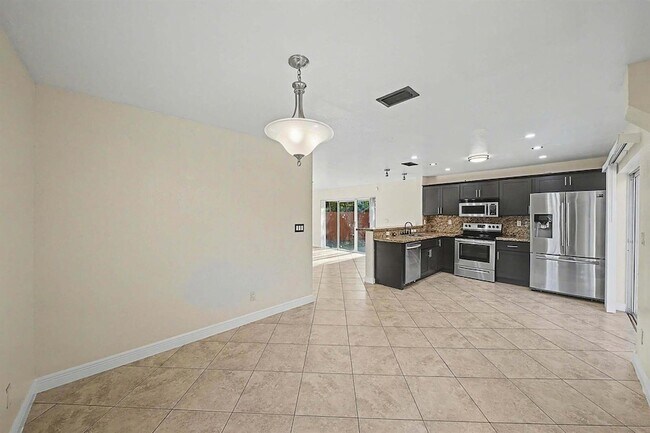 Building Photo - 5789 Woodland Point Dr