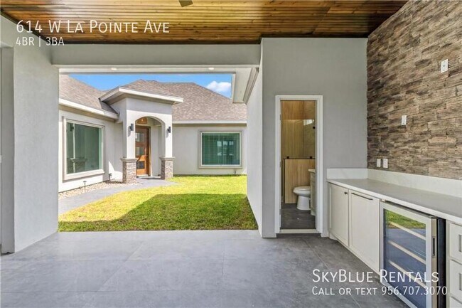 Building Photo - 614 W La Pointe Ave