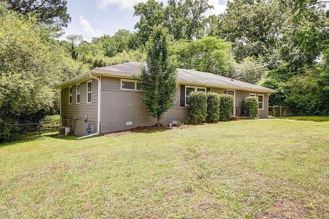Building Photo - House 3 bed, 2 bath
