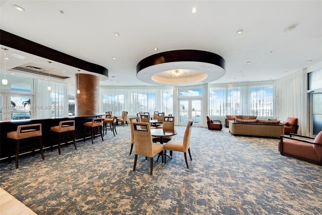 Building Photo - 315 NE 3rd Ave