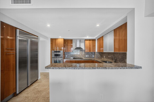 Building Photo - 45 Hendricks Isle