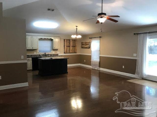 Building Photo - 5558 Pine Ridge Dr