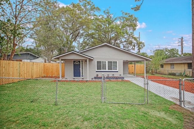 Building Photo - 237 N Bowlan St