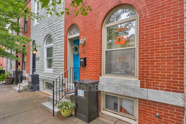 Building Photo - 22 N Potomac St