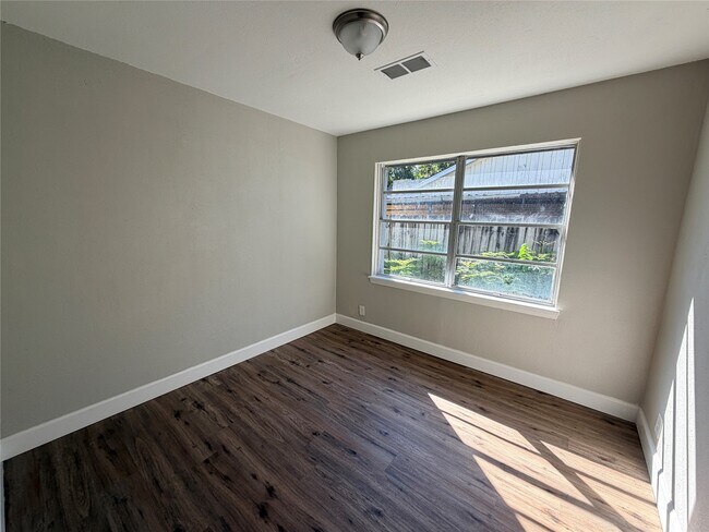 Building Photo - 8306 Minnesota St