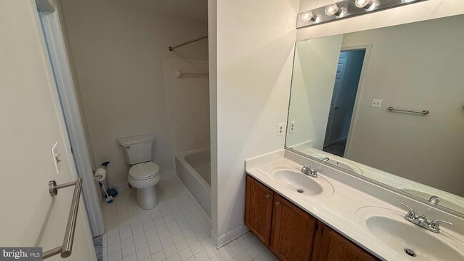 Building Photo - 810 High Plain Dr