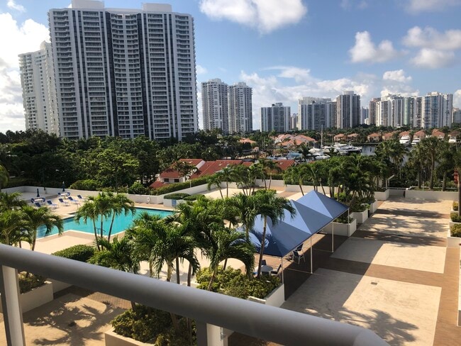 Primary Photo - 3640 Yacht Club Dr