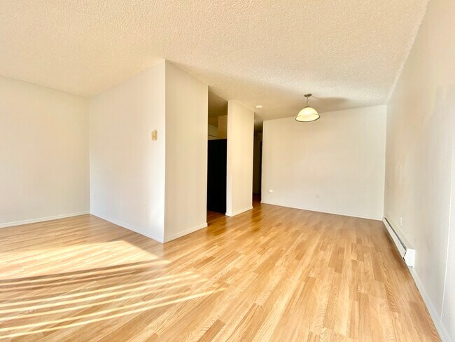 Building Photo - Kenny Apartments