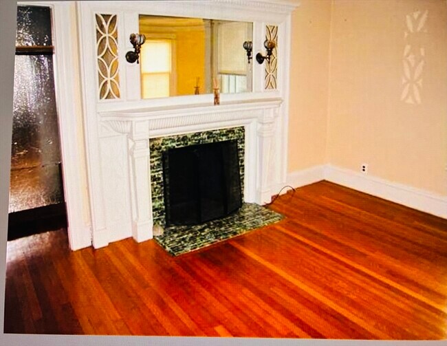 Building Photo - 64 Atlantic St