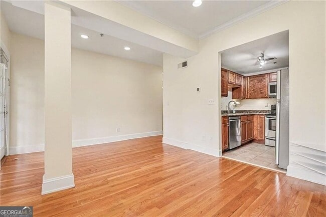 Building Photo - 2855 Peachtree Rd NE