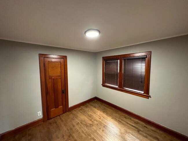 Building Photo - 936-938 S. 75th St. Duplex