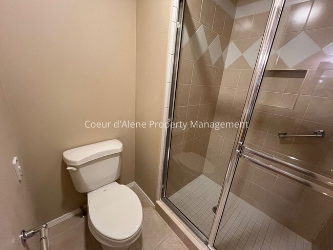 Building Photo - 2 bed, 2 bath townhouse near Avondale Golf...