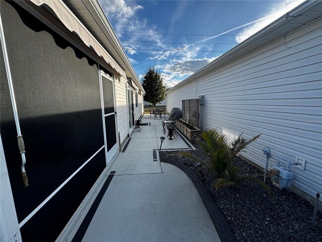 Building Photo - 9324 SE 173rd Hyacinth St