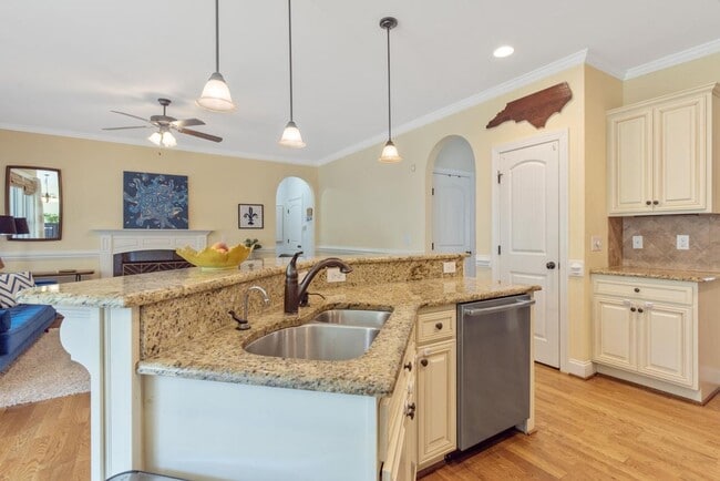 Building Photo - Gorgeous Wake Forest Home!