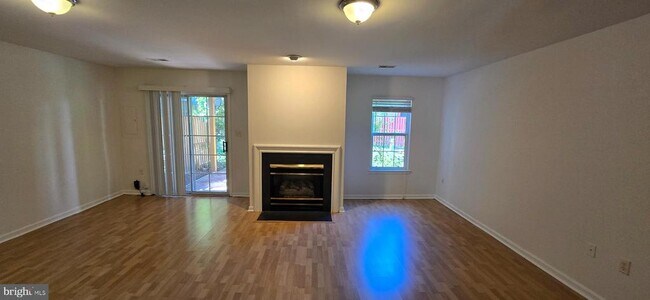 Building Photo - 47369 Darkhollow Falls Terrace
