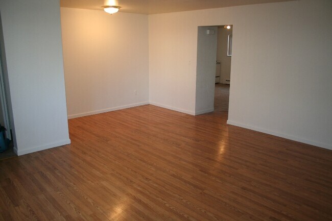 Building Photo - 2525 S Sheridan Blvd