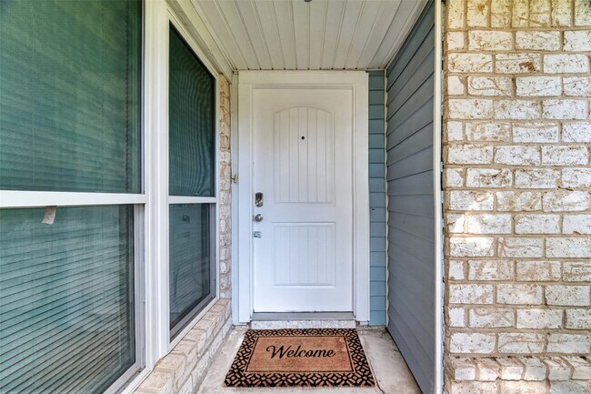 Building Photo - 25503 Foxbriar Ln