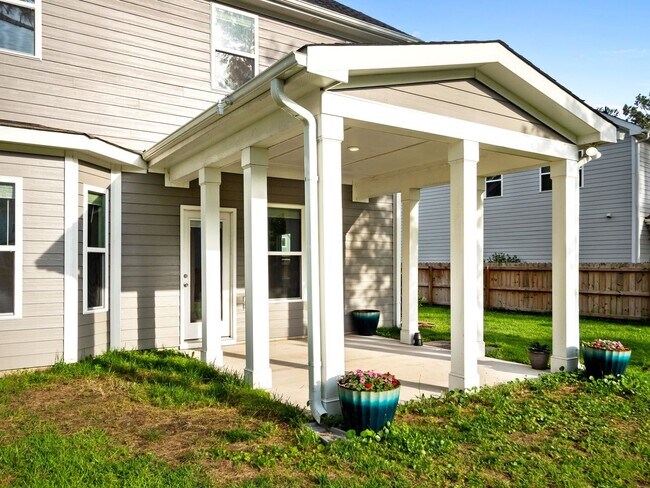 Building Photo - 507 W Red Head Cir