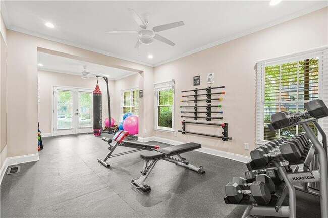 Building Photo - 27404 Plantation Dr NE