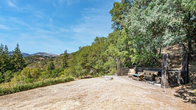 Building Photo - Hilltop Estate in Green Valley-Fully Furni...