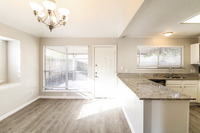 Building Photo - 3010 Twinleaf Dr