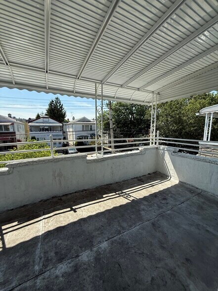 Building Photo - 2327 E 23rd St