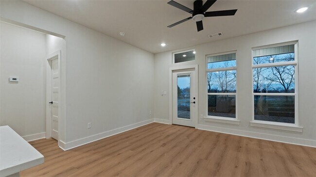 Building Photo - 1861 Lapis Ave